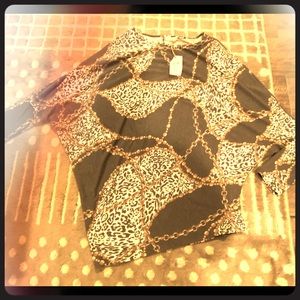 Easel brand boutique top!